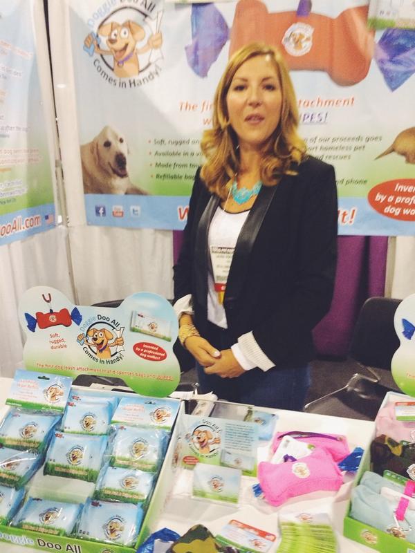 ROMPMagazin's tweet photo. @TotalPetExpo and found our favorite product @DoggieDooAll #totalpetexpo #TPE2014 http://t.co/RY9dwKbgM7