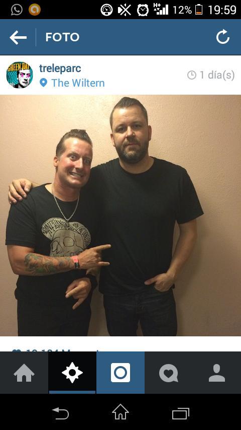 TreCoolFans's tweet photo. 😍 Tré and Rise Against drummer! @GDA http://t.co/KBibhiDGT6