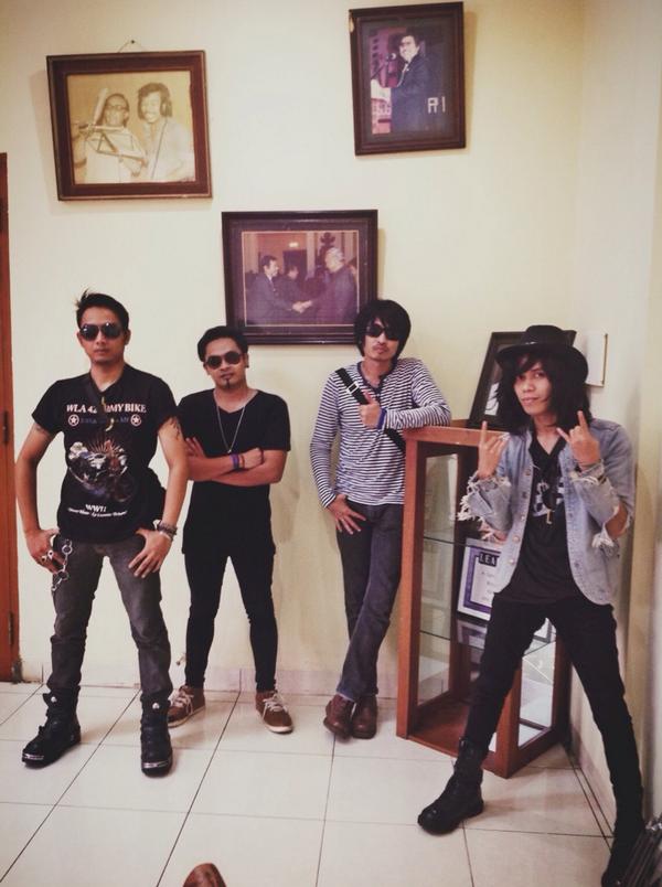 Xtalentcom's tweet image. New Video OnYoutube by @CREAMS_ID #Cover BisKota -Godabless : youtu.be/Mnhbn464ky8...