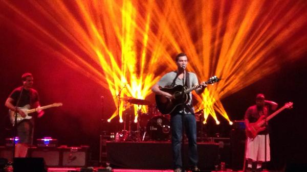 ctip27's tweet image. Phillip Phillips sound check