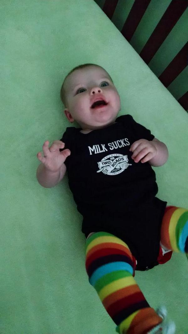 BostonPours's tweet photo. @Jeffreyhaynes1 @MrDeeds76 Thanks for the @2RoadsBrewing onesie! #everybodysells #babiesofbeer  http://t.co/0Jgsn2WOkw - @86peeshee