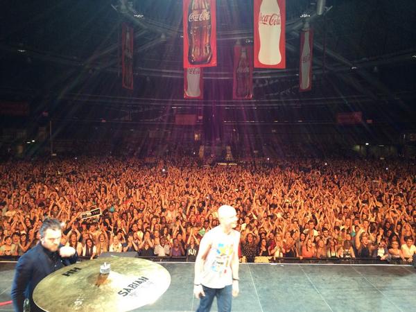 TheFray's tweet photo. Thank you Johannesburg! What a great night. #thefraysa #heliostour http://t.co/LEfCMZmyOg