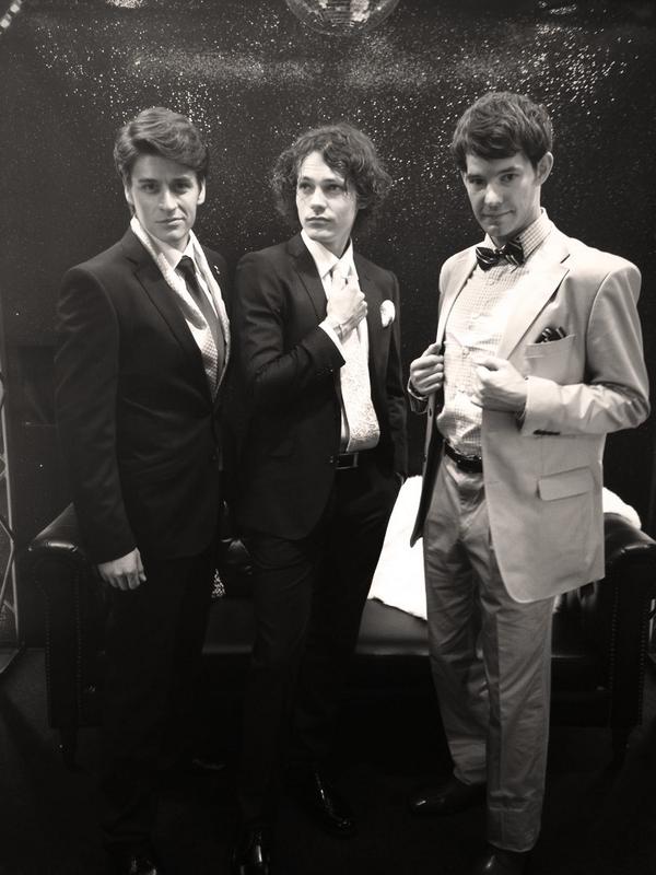 カイル Kyle 今日もイケメン天国のボルテージのブースでゴシップガールコーナーで頑張ってます 皆さん是非遊び来て下さい Vipルームで待ってるぜ Voltage Tgs14 Tgs 東京ゲームショー Dreamteam Http T Co Pwmrsfothc Twitter