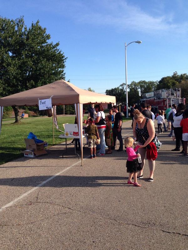 threads_MHUMC's tweet photo. Tailgating was a great success! All the walking tacos gone. Met a lot of great people. Go Cards! @ColerainFtball http://t.co/jL9uXlVNai