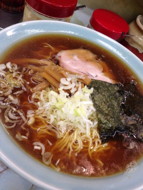 支那そばー（≧∇≦）
器が熱くてもてなかった笑
入ってくる人みんな支那そば頼むから気になってたんだー笑