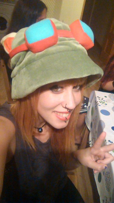 Me encanta jugar al lol!!!! Yupiii:D http://t.co/DtDyBb7YqG