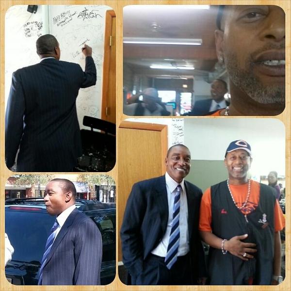LSAYHTG's tweet photo. #itc #chicago #cutsbyspade #barberlife
Isaiah Thomas in the building #barberlove #barberworld http://t.co/HNDLpaXXBV