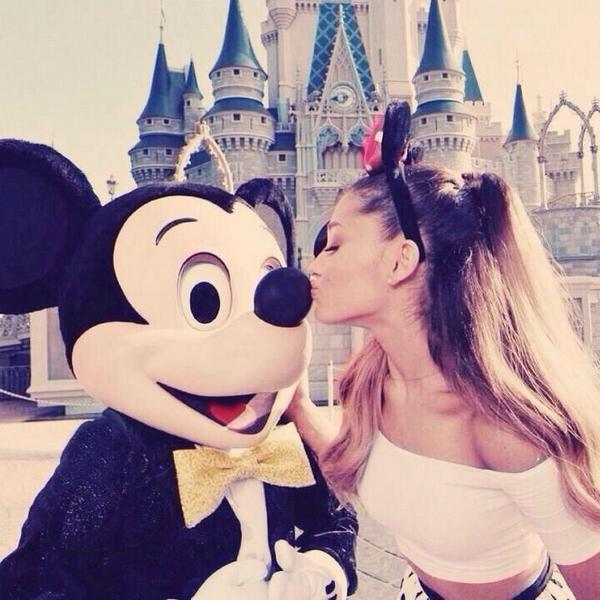 1dlove123456's tweet photo. 💛💙💜💚❤️💛💙💜💚❤️

#洋楽好きな人RT
#洋楽好きな人RT 
#洋楽好きな人RT 
#洋楽好きな人RT 
#洋楽���きな人RT 
✨気になった人Followする✨
⚠️相互希望⚠️

💛💙💜💚❤️💛💙💜💚❤️ http://t.co/9RMOiV3icz