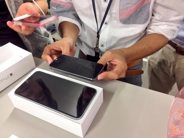 職場にてiphone6plus。やっぱりデカいね。