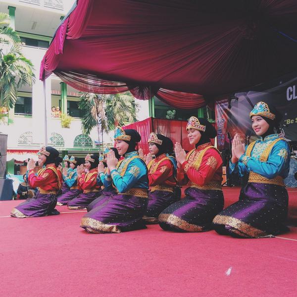 AlbinCup2014's tweet photo. (live now! 🎎) NO . URUT 2; SMPIA 3 BINTARO! Semangat albin!! 🎉🎉👏👏 http://t.co/Mg1M9icukC