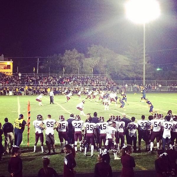 HailieWarrenUSD's tweet image. Friday night lights. #CoachWarren #mysociallife #football