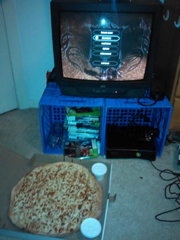 1ightcap's tweet photo. Living the dream #colligate #crying #andthetearsarebacongrease http://t.co/27YQmbhklT