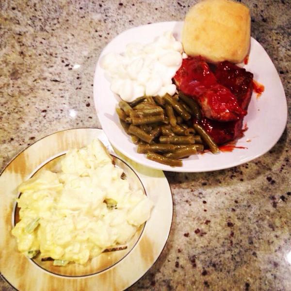 righteousbrew's tweet image. Saturday's Special: BBQ Ribs with green beans, mashed potatoes, and a roll! $6.99! #righteousbrew