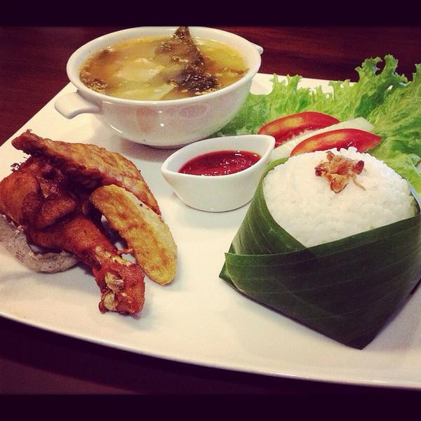 Nasi timbel komplit only 35++ #menurbistro #semarang #spesialpromo