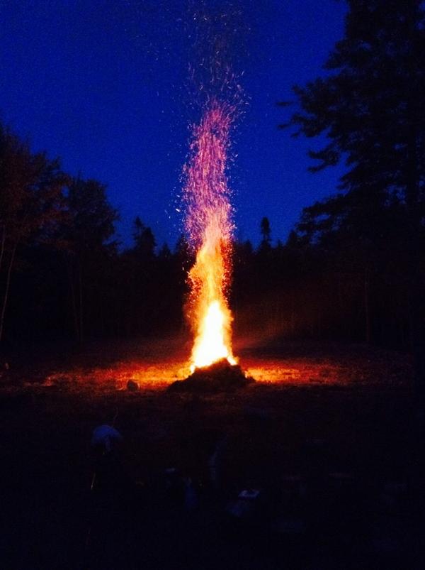 savannahsimon16's tweet photo. #fire #awsome #beautiful http://t.co/QRlaQmOPIW