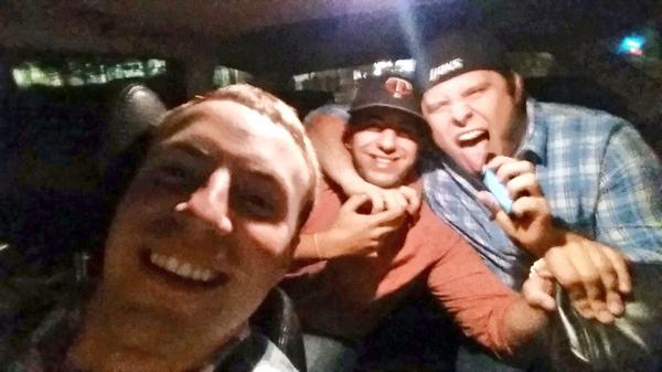 DaJesus11's tweet photo. Boston 2.0 #uber #coogans #johndrethegiant #thedudes #boston http://t.co/JWwWGrRB72