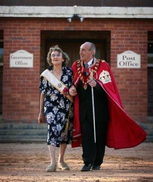 utopiaunion's tweet image. 마이크로네이션-헛리버 공국
호주의 농부였던 레오나드 케슬리가
1970년 밀 쿼터제에 반대하며
세워진 국가입니다.
호주정부에 부당함에 반대하며 일어난 헛리버는 현재까지도 유지되고 있으며 치외법권이 인정되었습니다