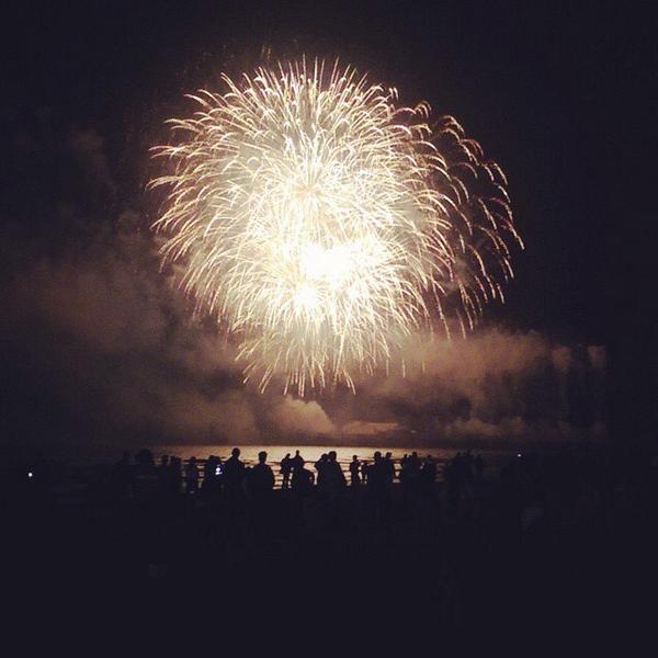 Fabulous fireworks from Canada times on the prom <a href="/StreetViewPhoto/">Street View Photos</a>  <a href="/Notarianniices/">Notarianni Ice Cream</a>  <a href="/brendalytham/">Brenda Blackshaw.</a> <a href="/visitBlackpool/">VisitBlackpool</a>