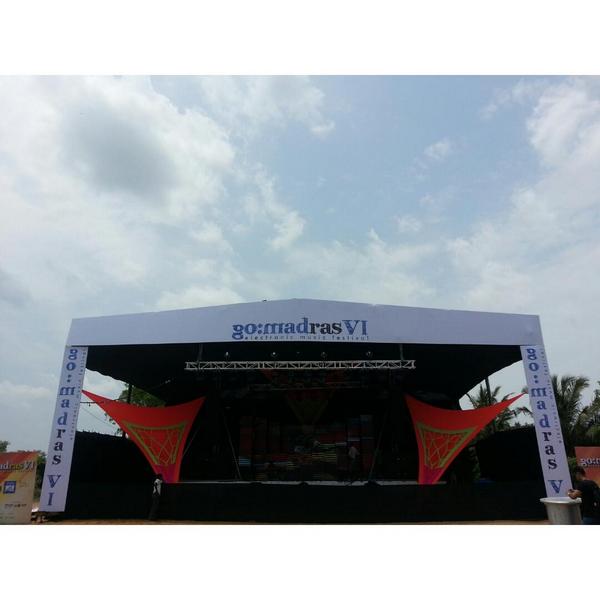 rjrkrishnan's tweet image. And we are off! @Surgeffectz warming things up at @gomadras #gomadrasVI