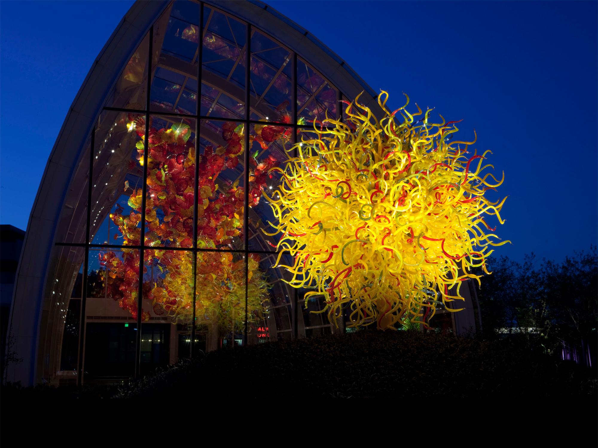 Happy Birthday to glass artist Dale Chihuly! This is the exhibition hall of Chihuly Garden & Glass in Seattle 