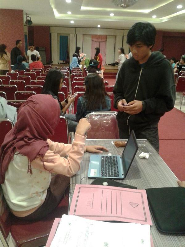 CE_FESTIVAL2014's tweet photo. Ini salah satu peserta kita Egi, salah satu peserta solo vokal yg masuk ke grand final besok. http://t.co/8iz378TnBE