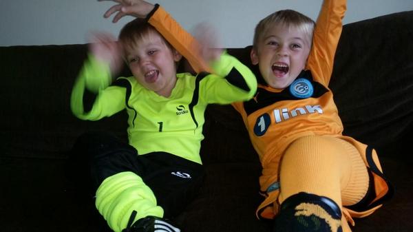 The gk boys ready for this morning's <a href="/CopsesFc/">Coventry Copsewood</a> under 7s game #buzzing