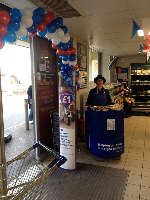 taliaburlison's tweet photo. Celebrating the mini refresh @Langley6243 with our new range of cookies #yum @seanwillo88 @1mr4nr @philwoodhouse 😁🍪🎉 http://t.co/tqK27B9YpV