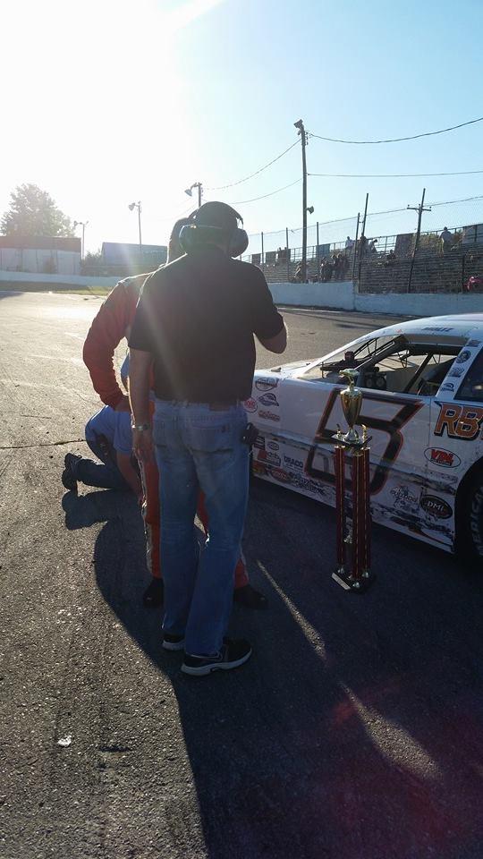 PatrickJBrooks's tweet photo. http://t.co/ZbWqM2nwgk @VLRadioShow interview with @GSProStocks winner Dillon Moltz at @StarSpeedwayNH #GimmeVLR http://t.co/MO1E9Dr8K4
