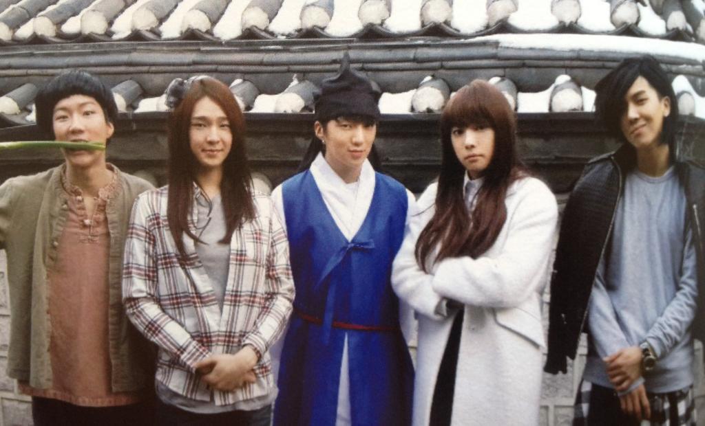 BxA4xZIIEAAZS__.jpg:large