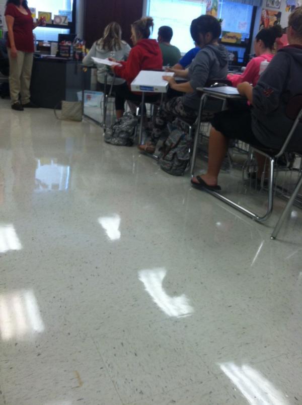 ObeyMints's tweet image. This is gay af!