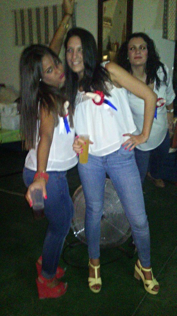 lucera89's tweet photo. Buena despee @mariaajosee02 @saludalgaba http://t.co/SrYZswFzO1