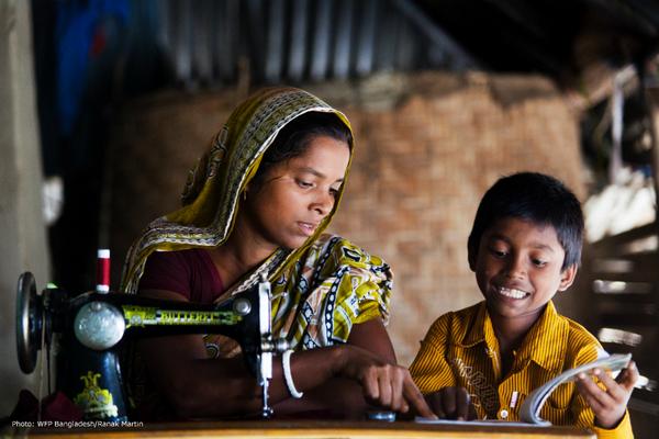 WFPAsiaPacific's tweet photo. If you can read this tweet, thank the person who taught you how to read. Today is International #LiteracyDay. http://t.co/3lWny818kc