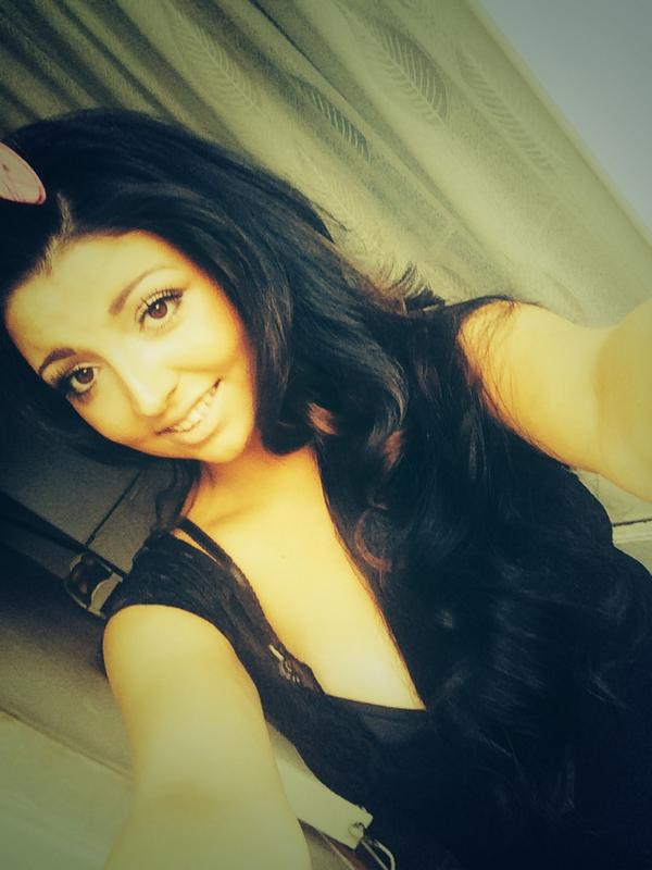 FlowerBombLP's tweet image. Best friend ❤️💋