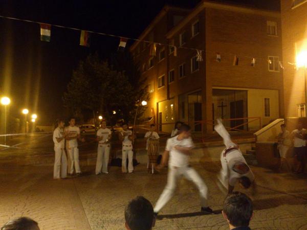 Fotos de la exhibición de capoeira y de la paella