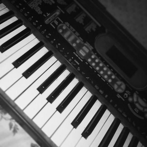 KeeletJudeT's tweet image. Playing with my old keyboard. Mas matanda pa &apos;to sa akin. Sana mapalitan ka na. Hahaha. 😂 #CasioKeyboard #23YearsOld