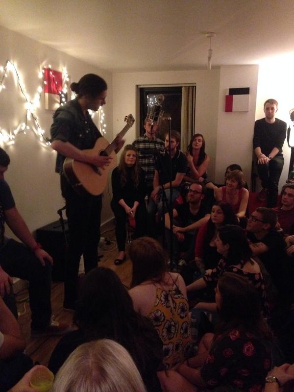 Minor_Blues's tweet photo. Pleasure to play alongside @Hozier last night for @SofarManchester. Always good to meet a fellow blues fan. Great set http://t.co/BF68lvEv7D