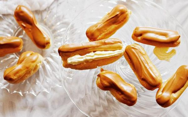 TeleLifestyle's tweet photo. The divine dessert recipes you need to make, right now #StellaCooks
http://t.co/eejhDZNiJD http://t.co/USf93GNnyF