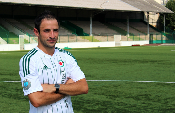 RedStarFC's tweet photo. Originaire de la région parisienne, Jérôme #Hergault s'est engagé aujourd'hui avec le @RedStar_FC. Bienvenue à lui ! http://t.co/tGCKcz9Co7