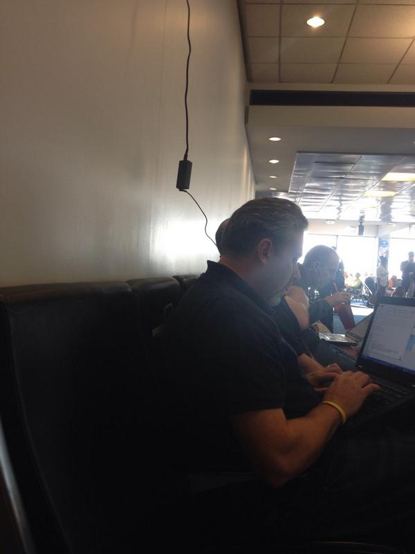 Lauren_Mcdon's tweet image. And so it begins. Here we come #SYMNA #personalizedUX @BostonLogan