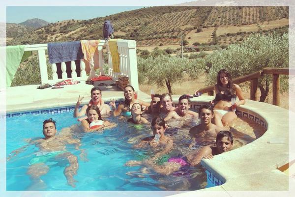 andreita_tapia1's tweet photo. Happiness❤✌#Summer14 http://t.co/ObSfyfaJrX