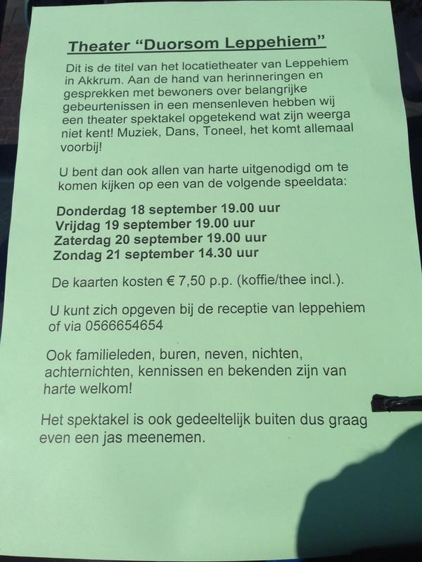 suppenmetsander's tweet photo. Hee, wat zit er onder mijn raam? Willen jullie dit bericht retweeten? http://t.co/9tapvQnINc
