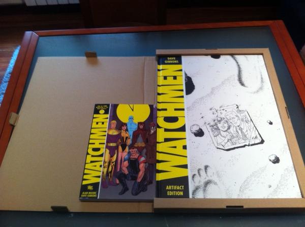gorkafraile's tweet photo. #Unboxing #Watchmen #ArtifactEdition 
#SizeMatters http://t.co/4Th2TasxoZ