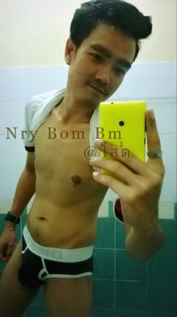 NRYBOM's tweet photo. เหงามากมาย http://t.co/ydTT2gvuCK