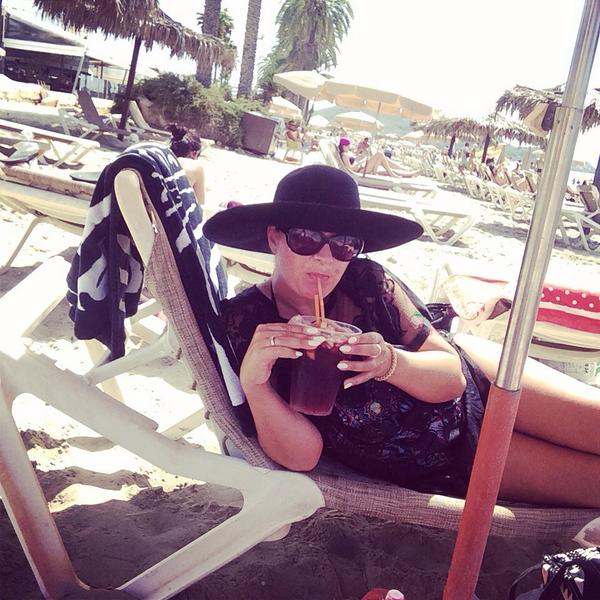 Having a fab time in Ibiza was lovely to meet you both at the Nail bar....love love love your show x