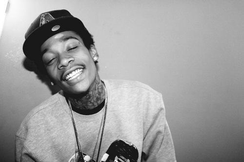  Happy birthday Wiz Khalifa! If this smile doesnt make your Monday morning better... Idk what will 