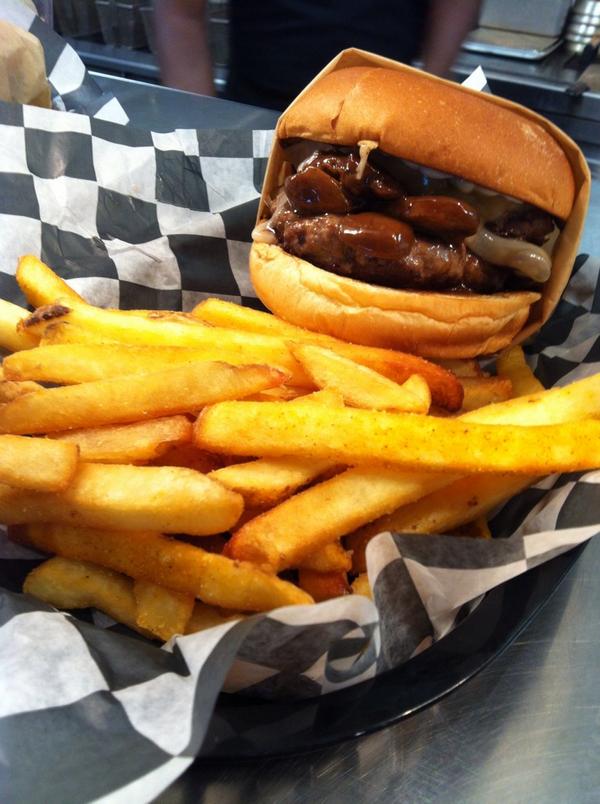 culinarydean's tweet photo. Take my word for it the best burgers in Charlotte are at American Burger Company - Church Street and Fairview Road http://t.co/OggoOWaCJE