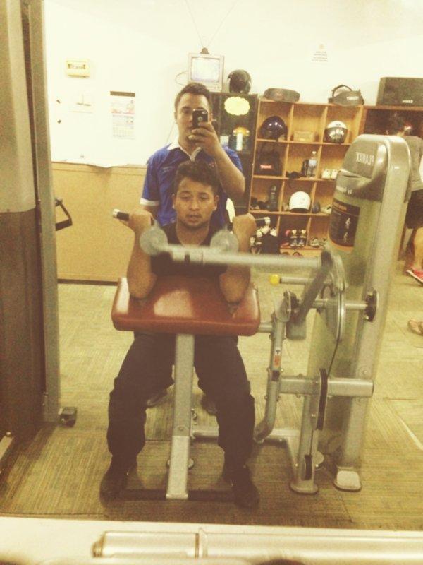 Ikhwanulshafiq's tweet photo. Tq for the simple pic brader. HAHA Ini Baru Permulaan. #FitUTHM #FitMalaysia #AspirasiFit

With @mn_hakimnordin http://t.co/lzwGKHMfd0