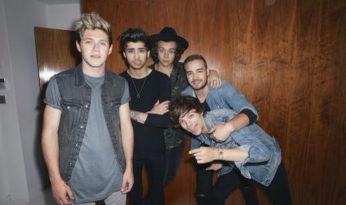1Dir_Worldwide's tweet photo. アルバムは11月17日に発売予定🙆❤️ http://t.co/xke7q49Dol