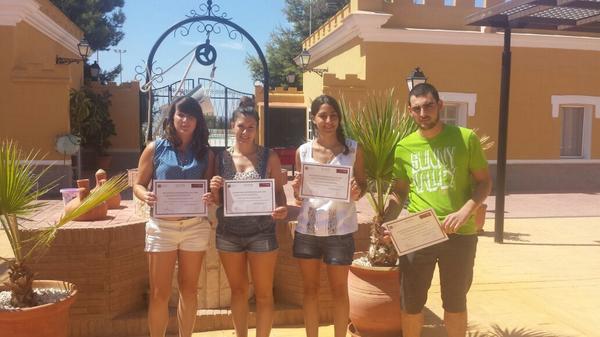 Asu_94's tweet photo. Ya podemos presumir de tener algo en el curriculum! #CursoAguilas con @LopezCanovas @Happiness91  @Mnznrs94 http://t.co/bR7QPWjAkB