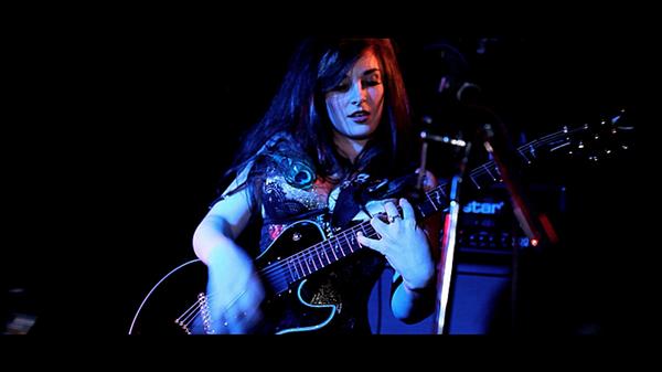 Thank you photographer Chris Dart :) #TheCourtesans #CamdenUnderworld #SaffireSanchez #photo #guitar